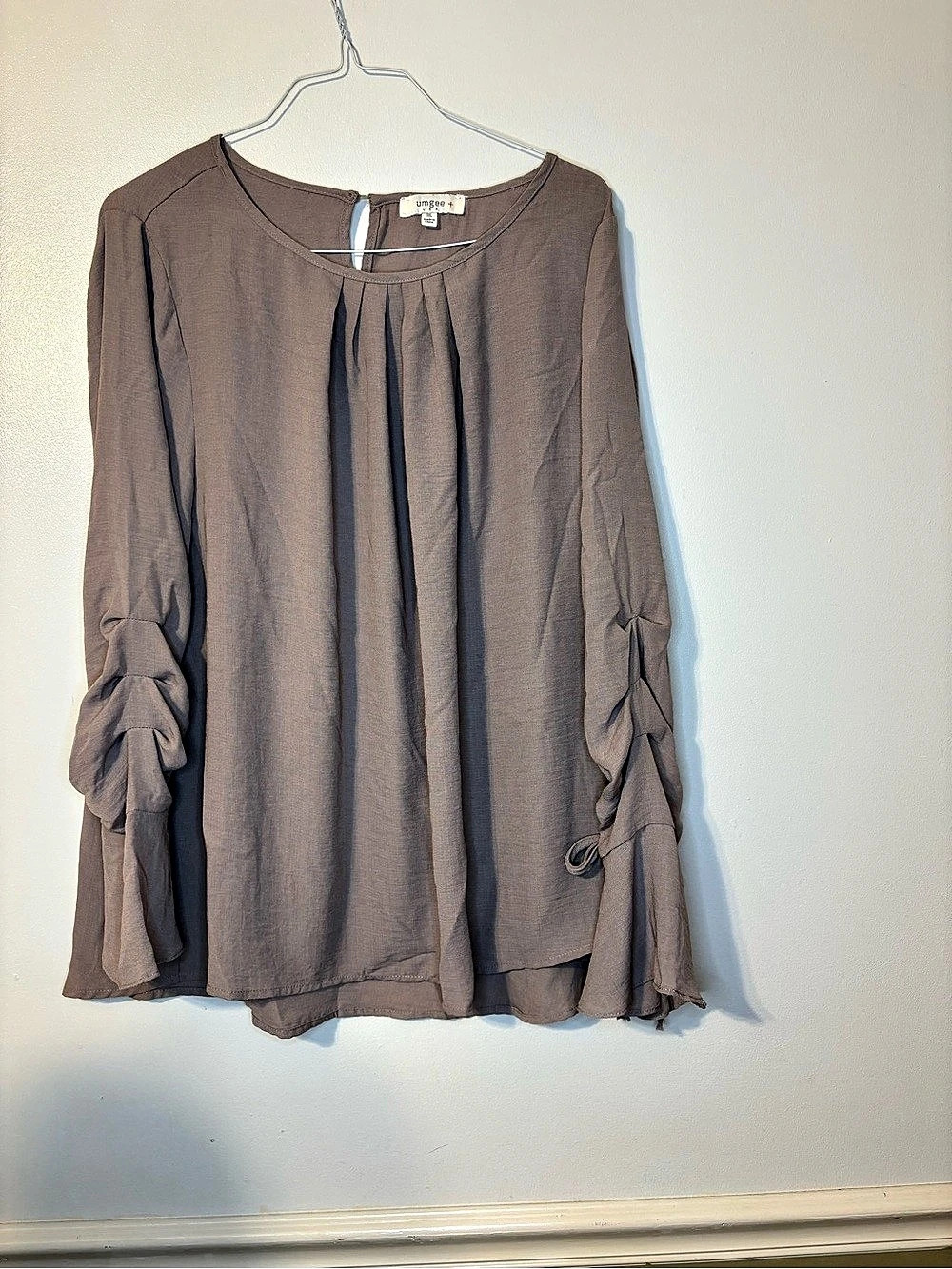 Umgee Pleated Ruffle Sleeve Blouse in Brown 1XL Like New